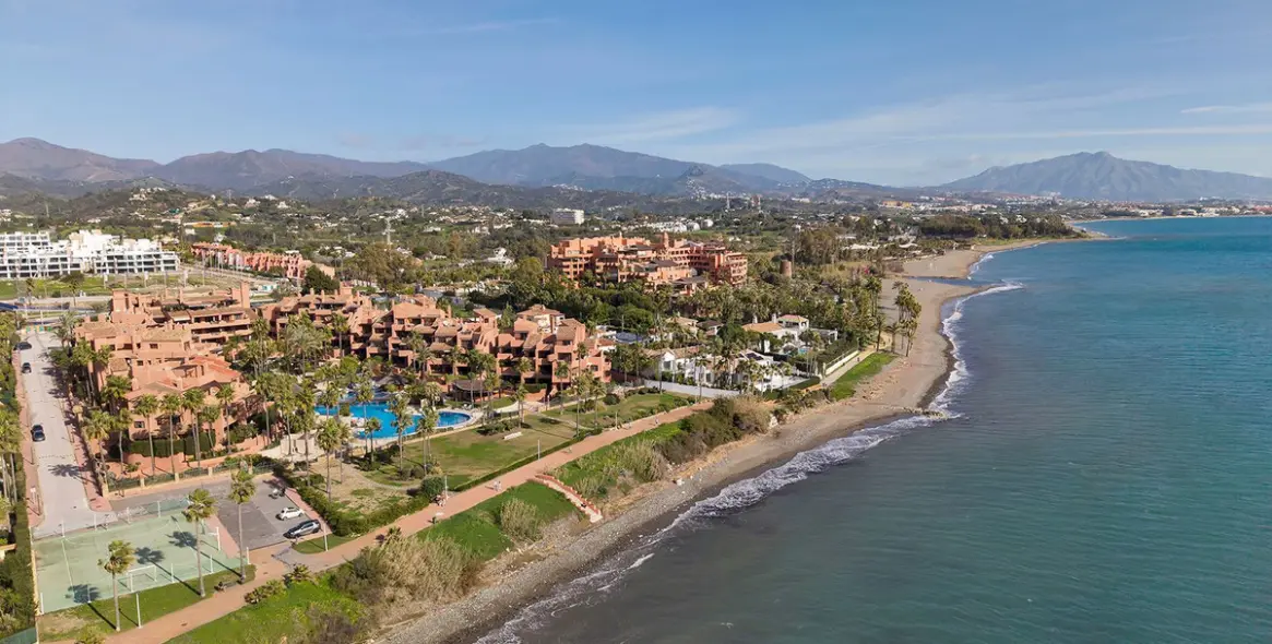 Venta de apartamento en planta baja en New Golden Mile 3