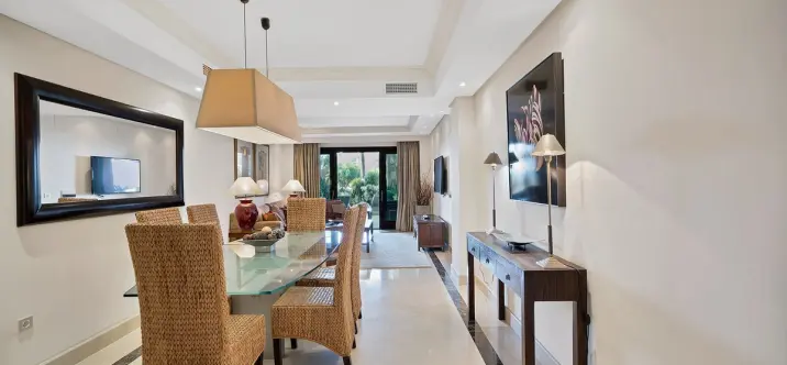 Venta de apartamento en planta baja en New Golden Mile 4