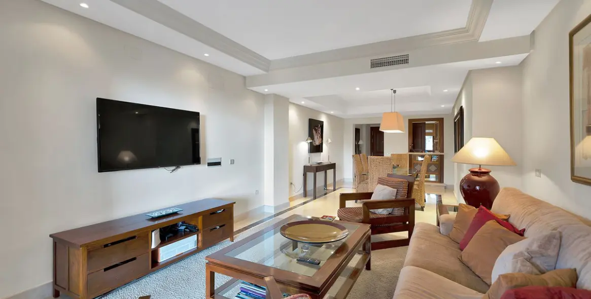 Venta de apartamento en planta baja en New Golden Mile 9