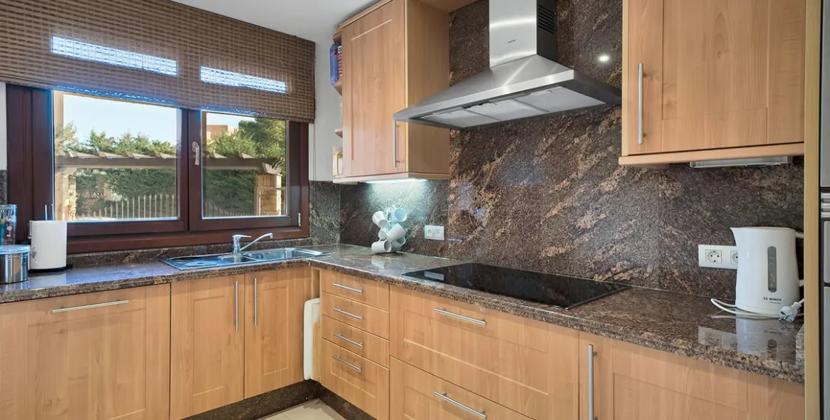 Venta de apartamento en planta baja en New Golden Mile 11