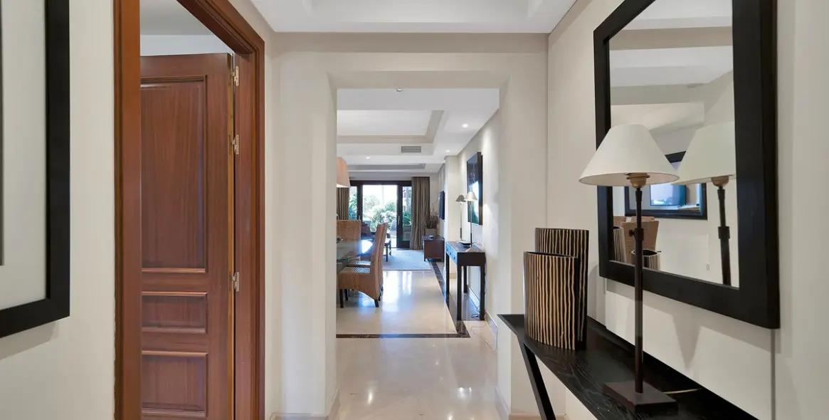 Venta de apartamento en planta baja en New Golden Mile 14