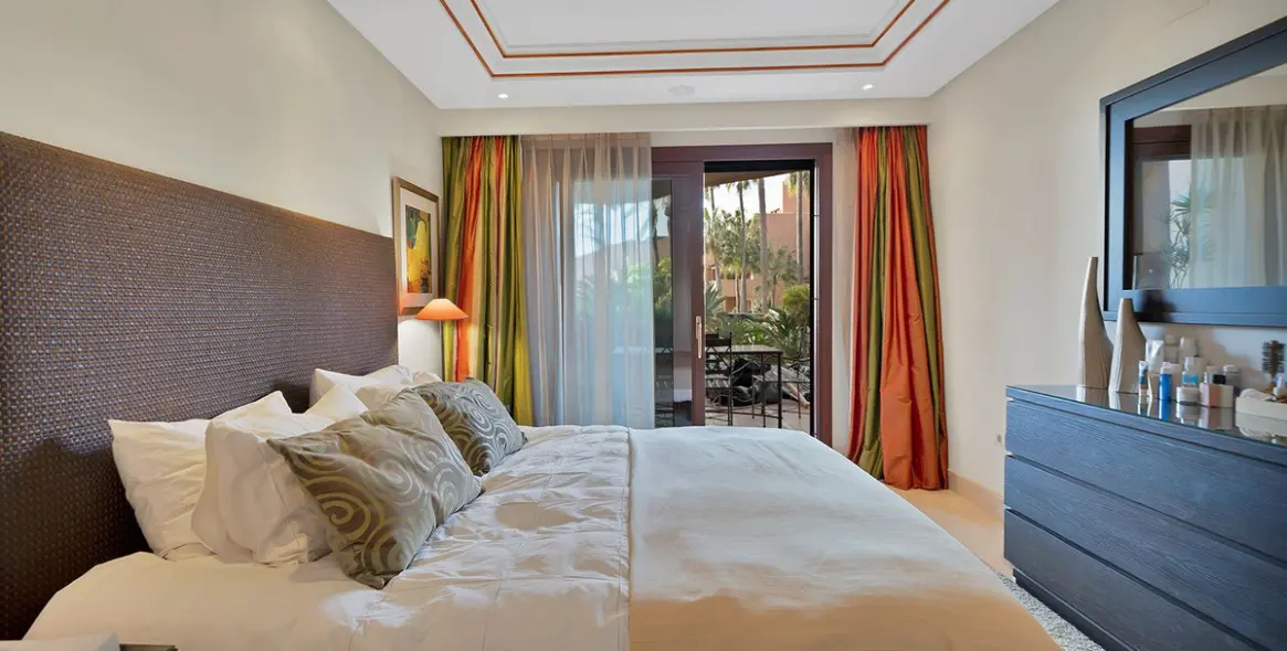 Venta de apartamento en planta baja en New Golden Mile 20