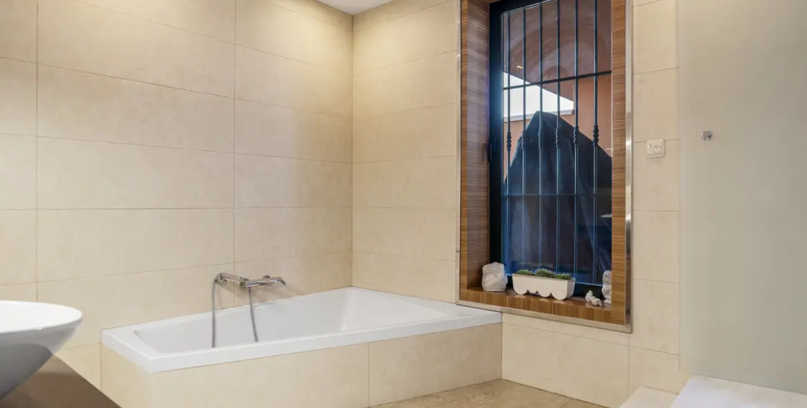 Venta de ático dúplex en Monte Halcones 16