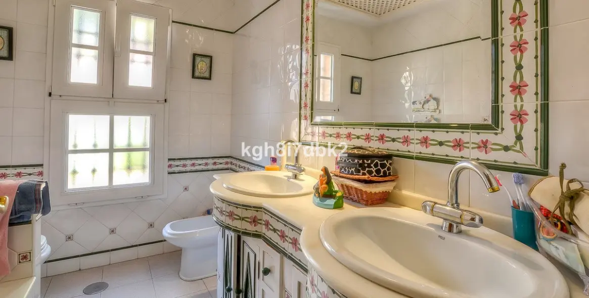 Продажа  отдельно стоящей виллы в Benalmadena 32