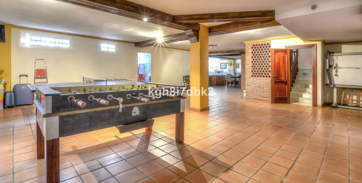 Продажа  отдельно стоящей виллы в Benalmadena 34