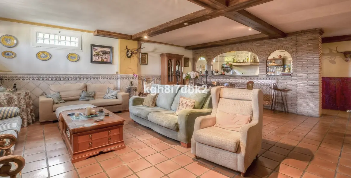 Продажа  отдельно стоящей виллы в Benalmadena 35