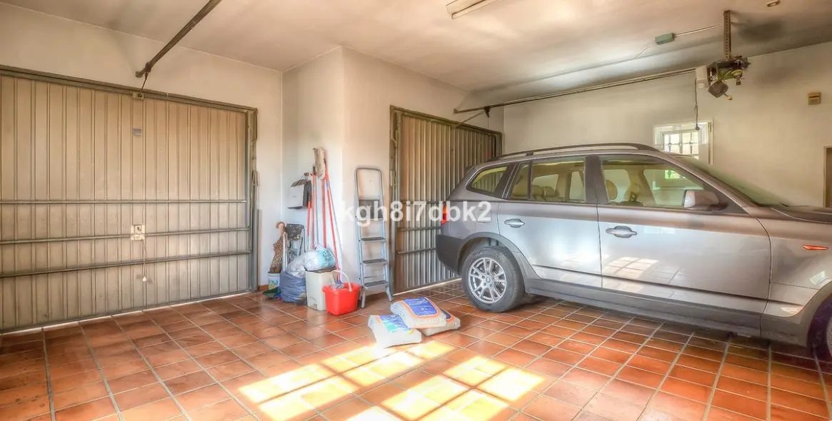 Продажа  отдельно стоящей виллы в Benalmadena 36