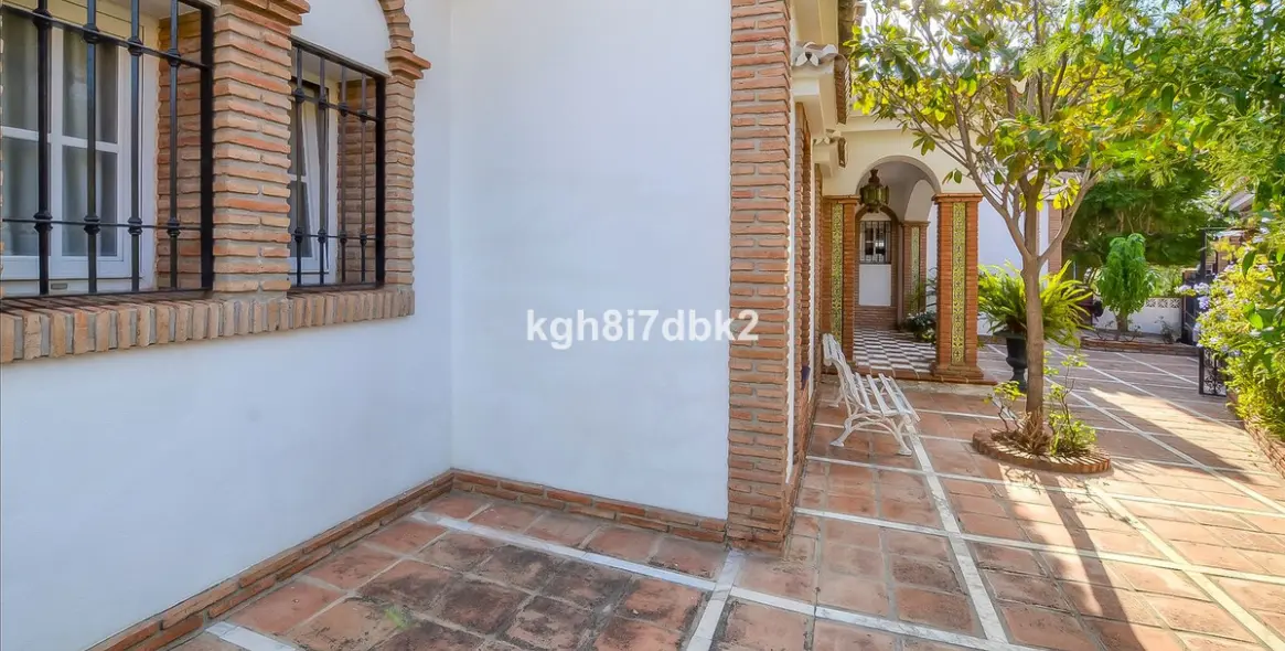 Продажа  отдельно стоящей виллы в Benalmadena 38