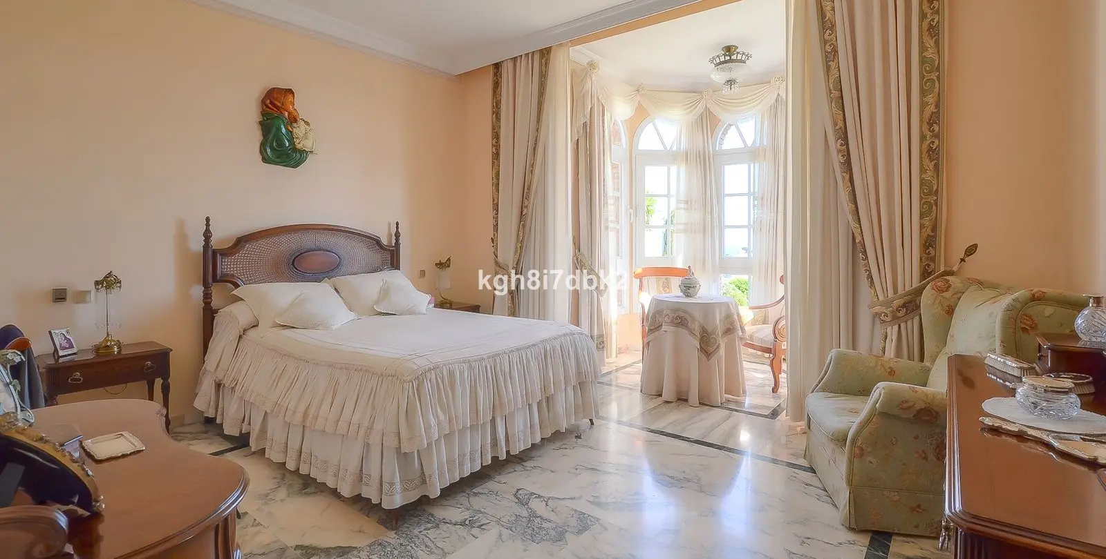 Sale of detached villa in Benalmadena 14