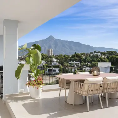 Venta de ático dúplex en Nueva Andalucía