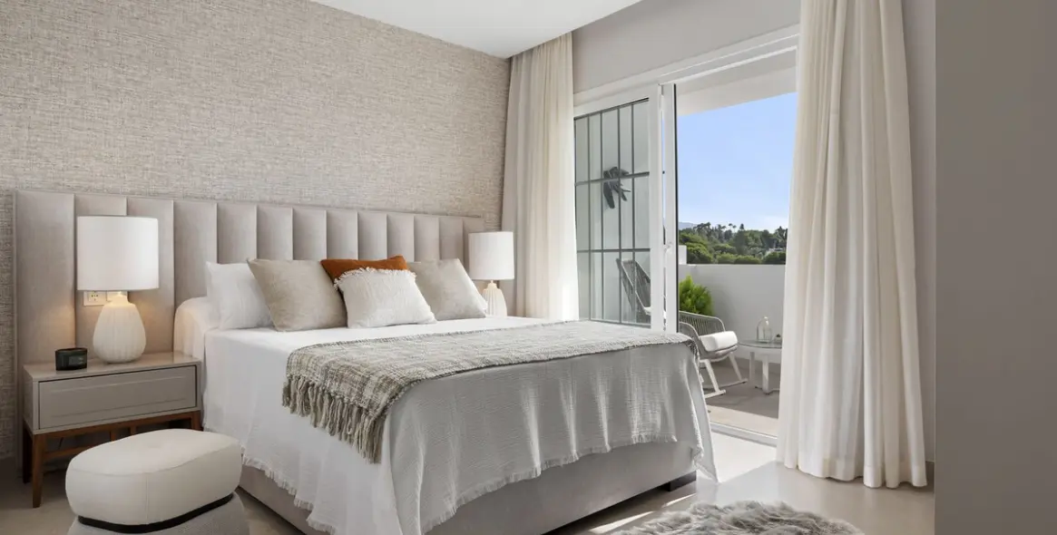 Venta de ático dúplex en Nueva Andalucía 9