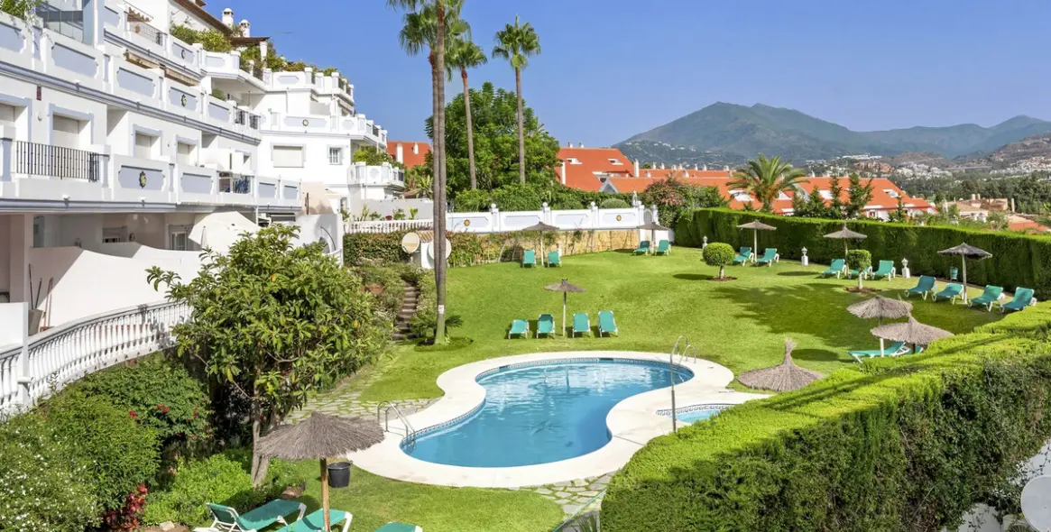 Venta de ático dúplex en Nueva Andalucía 14