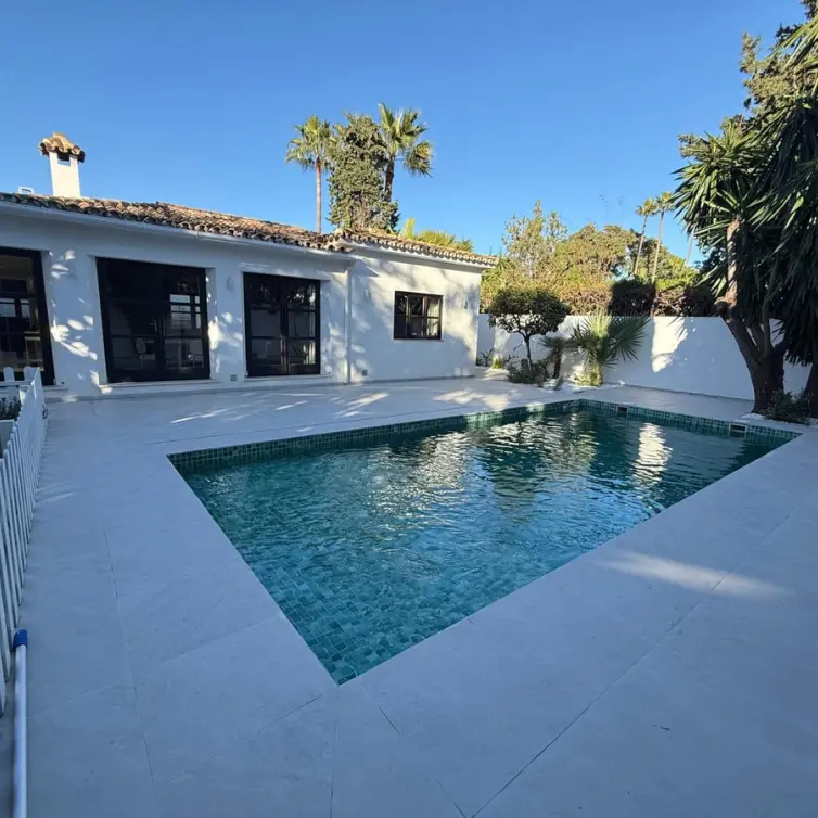 Short-term rent of detached villa in El Paraiso