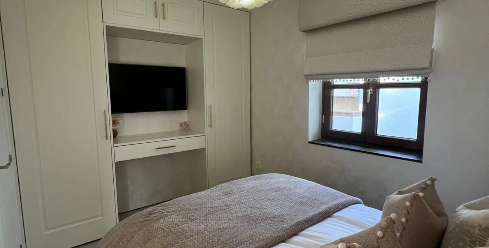 Short-term rent of detached villa in El Paraiso 10