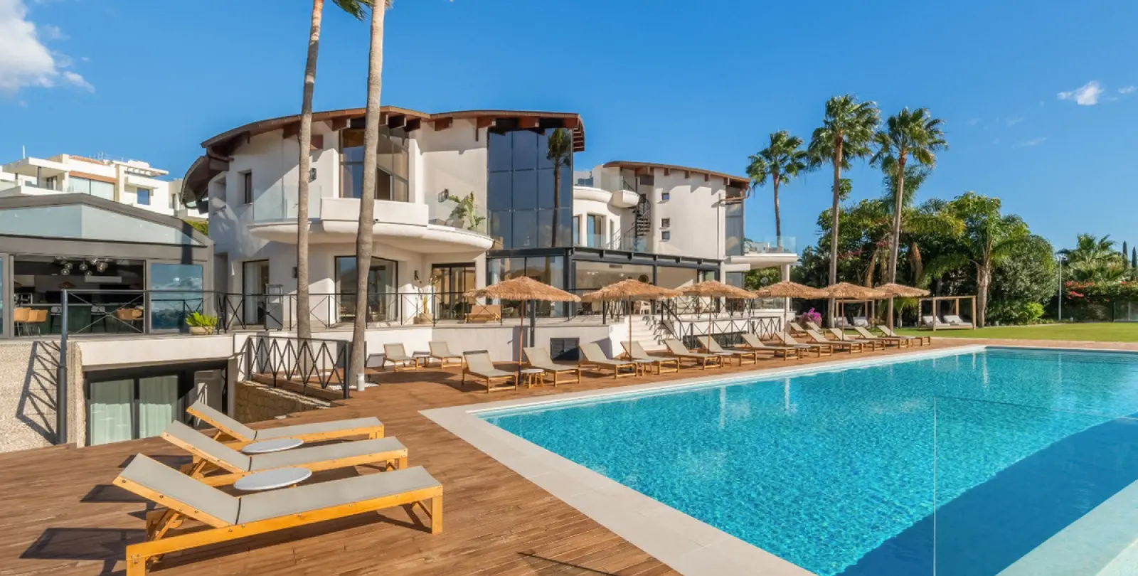 Short-term rent of detached villa in Benahavís 1