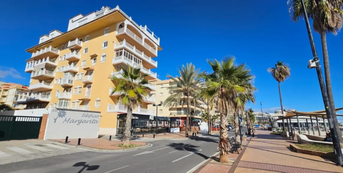 Venta de apartamento en planta media en Torreblanca 2