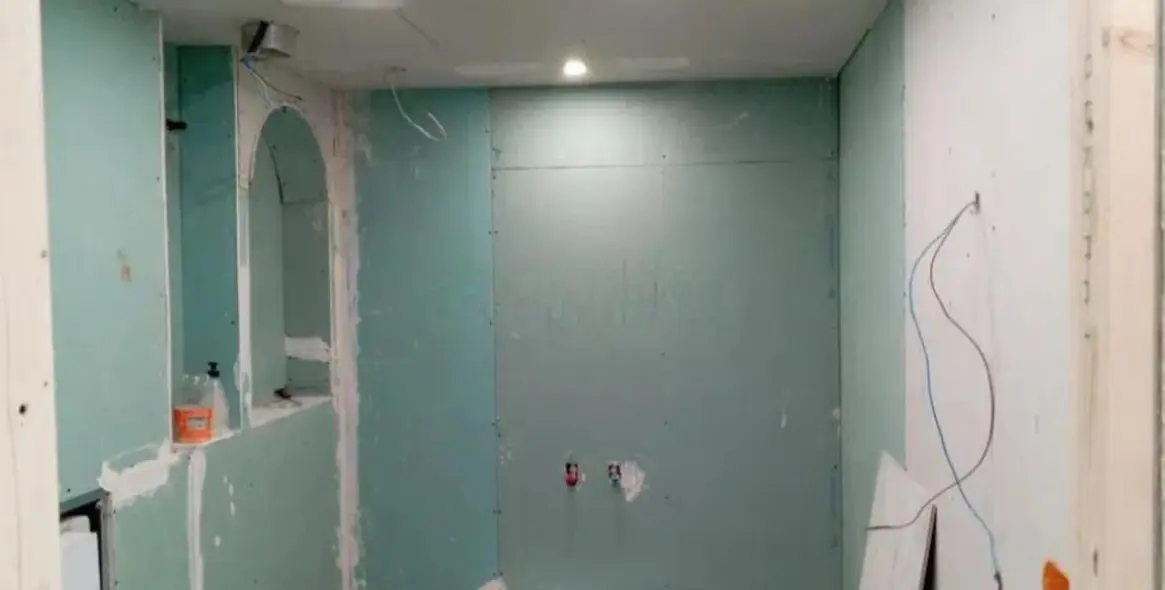 Venta de apartamento en planta media en Puerto Banús 3