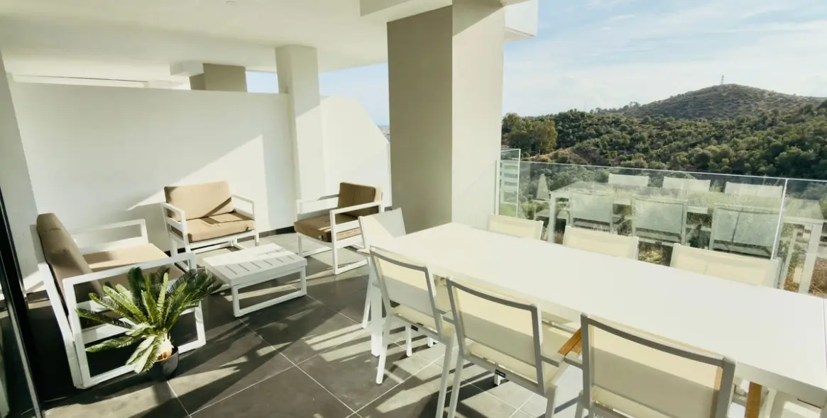 Venta de apartamento en planta media en Mijas Costa 10
