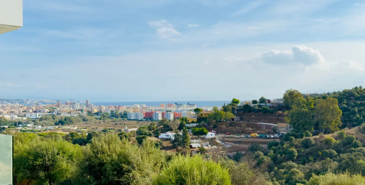 Venta de apartamento en planta media en Mijas Costa 12