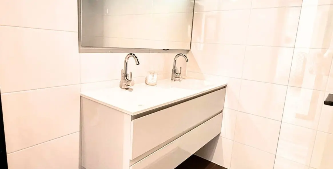 Sale of middle floor apartment in Mijas Costa 26