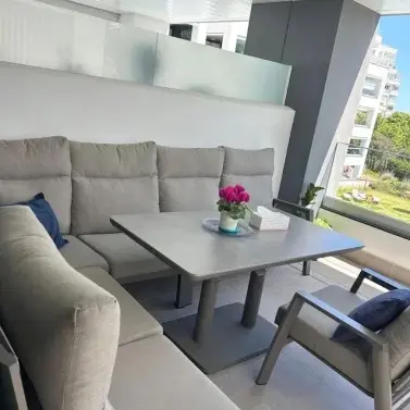 Venta de apartamento en planta media en Marbella