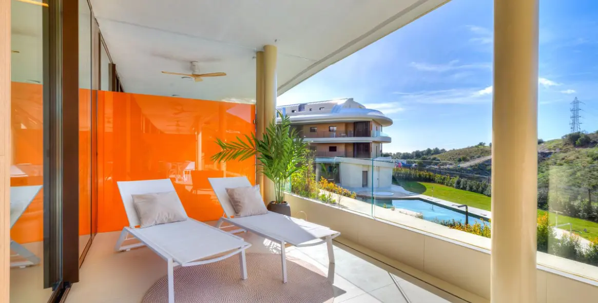 Venta de apartamento en planta media en Fuengirola 2