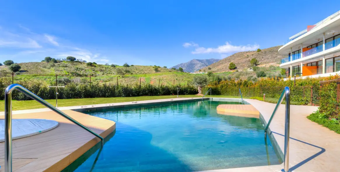 Venta de apartamento en planta media en Fuengirola 3