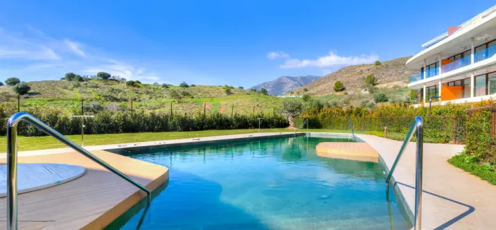 Venta de apartamento en planta media en Fuengirola 2