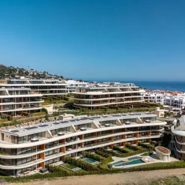 Sale of middle floor apartment in Fuengirola