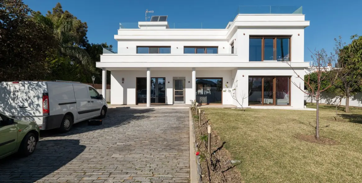 Alquiler a largo plazo de villa independiente en San Pedro de Alcántara 2