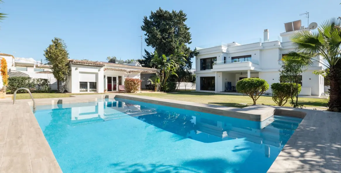 Alquiler a largo plazo de villa independiente en San Pedro de Alcántara 3