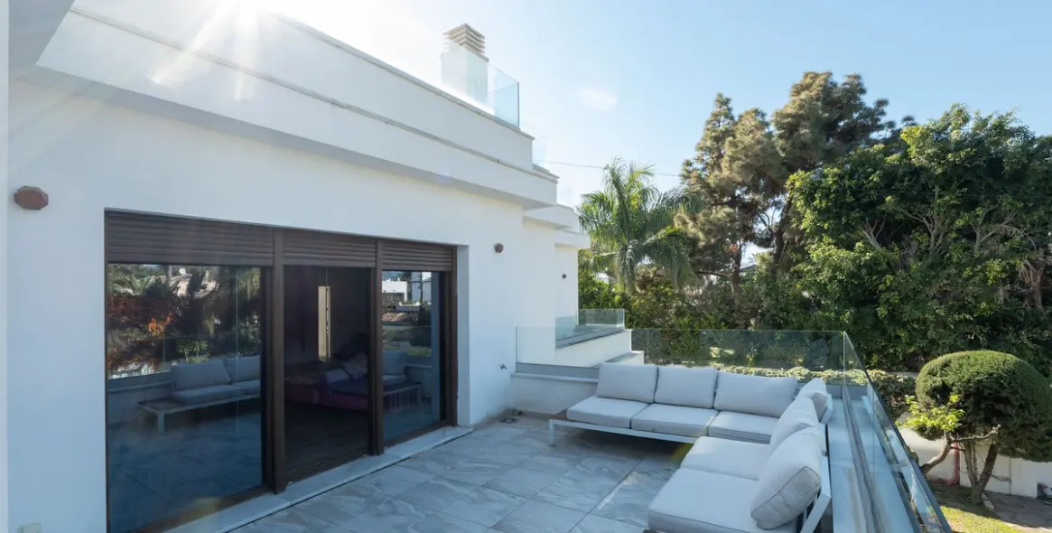 Alquiler a largo plazo de villa independiente en San Pedro de Alcántara 6