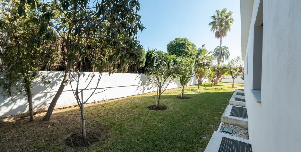 Alquiler a largo plazo de villa independiente en San Pedro de Alcántara 43