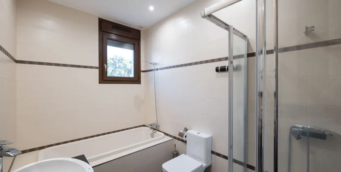 Alquiler a largo plazo de villa independiente en San Pedro de Alcántara 45