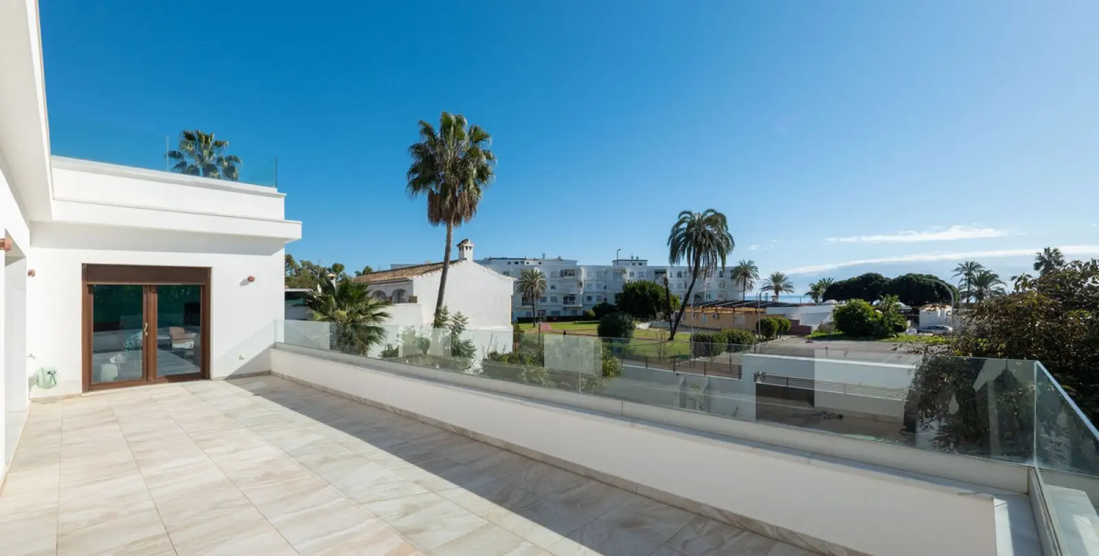 Краткосрочная аренда  отдельно стоящей виллы в San Pedro de Alcántara 16