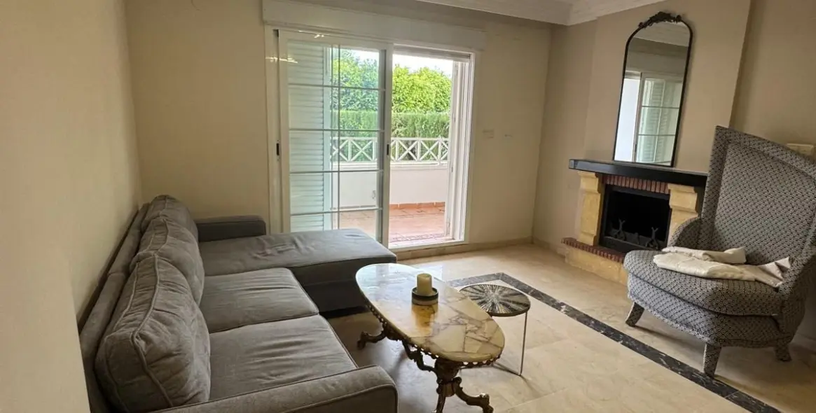 Долгосрочная аренда апартаментов на первом этаже в Marbella 2