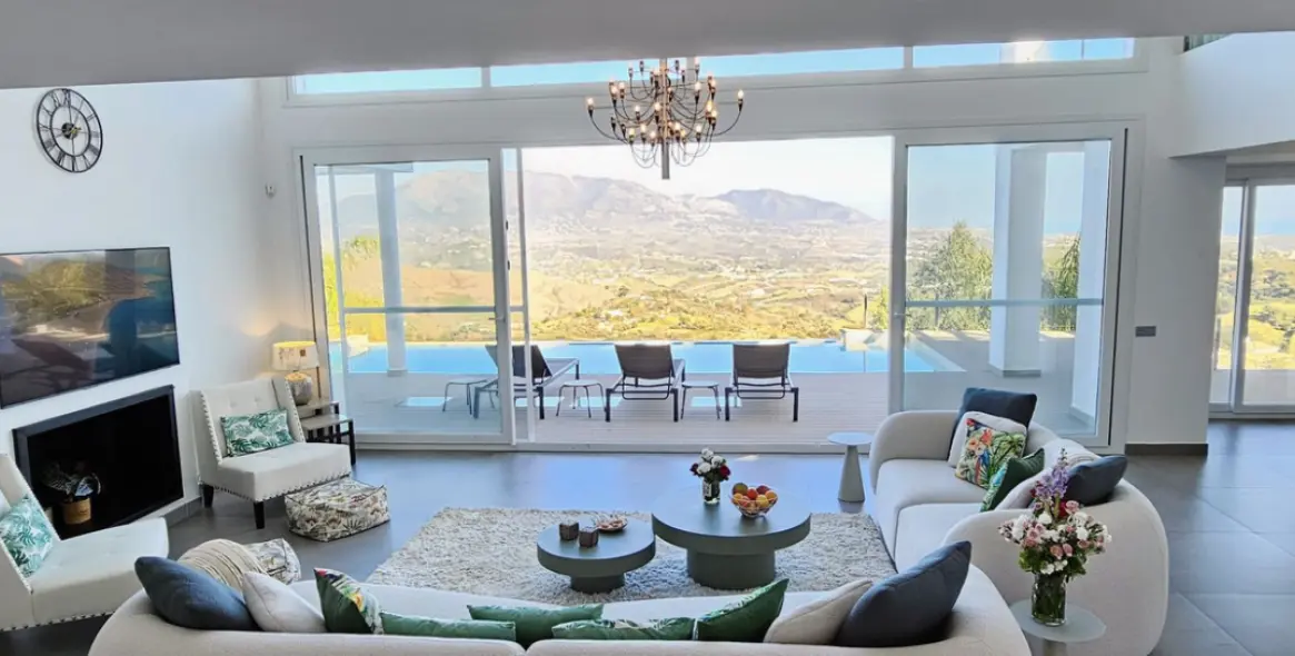 Краткосрочная аренда  отдельно стоящей виллы в La Mairena 11