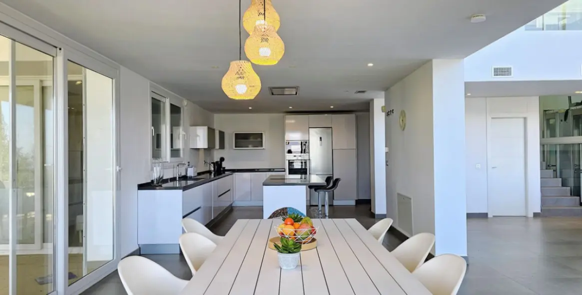 Краткосрочная аренда  отдельно стоящей виллы в La Mairena 13