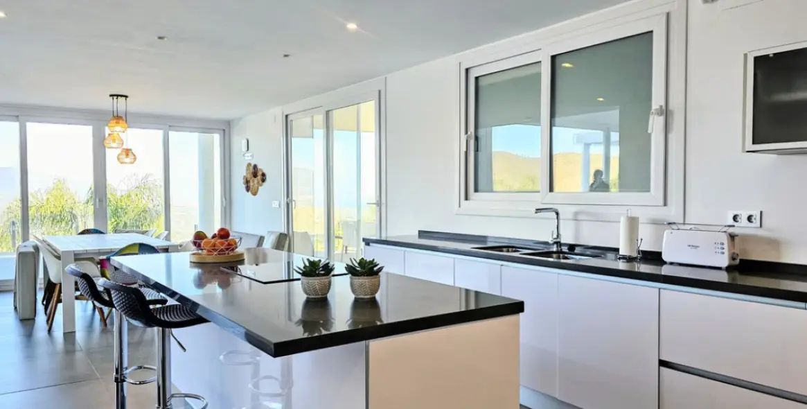 Краткосрочная аренда  отдельно стоящей виллы в La Mairena 16