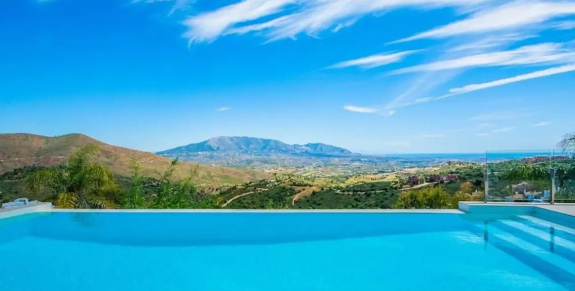 Short-term rent of detached villa in La Mairena 26