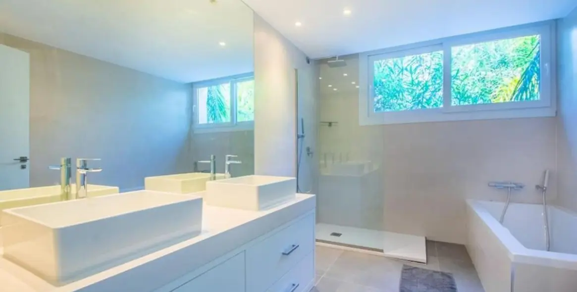 Short-term rent of detached villa in La Mairena 28