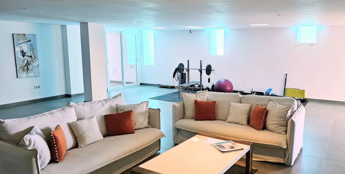 Short-term rent of detached villa in La Mairena 36