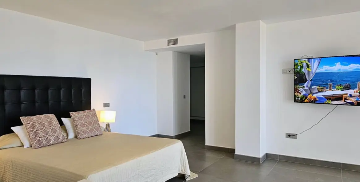 Short-term rent of detached villa in La Mairena 37