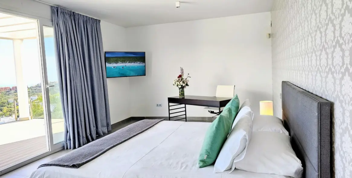 Short-term rent of detached villa in La Mairena 39