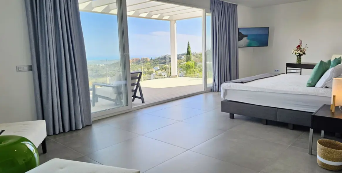 Short-term rent of detached villa in La Mairena 41