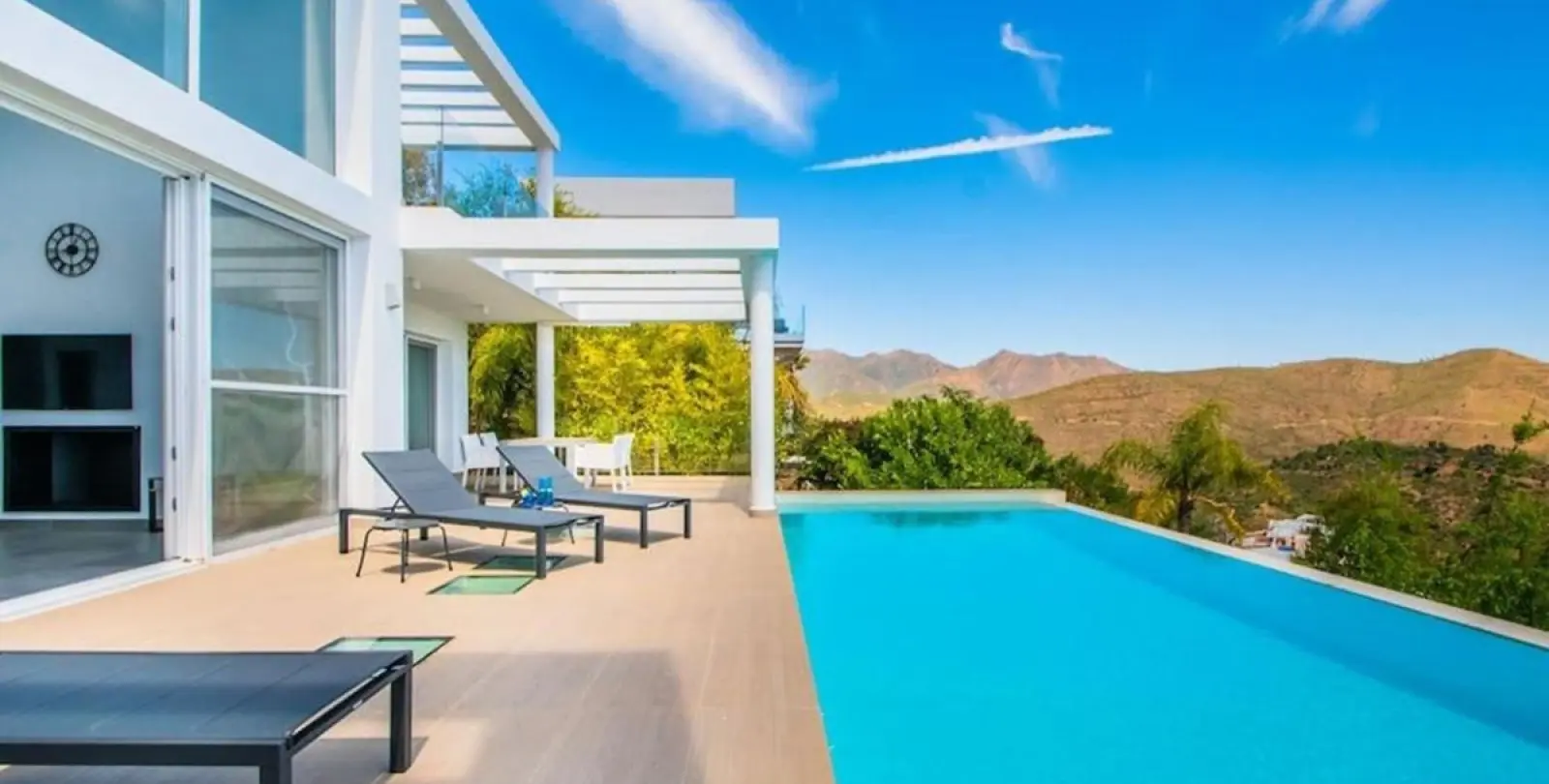 Short-term rent of detached villa in La Mairena 19
