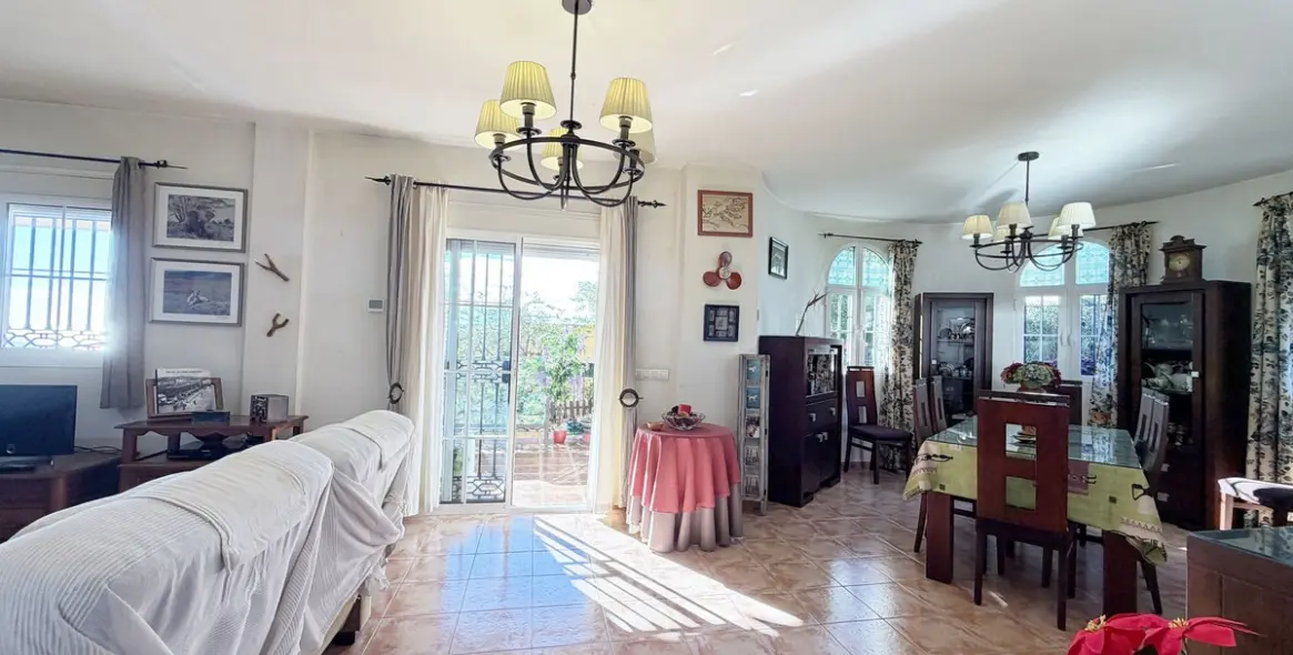 Venta de villa independiente en Rincón de la Victoria 10