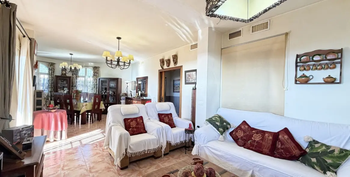 Venta de villa independiente en Rincón de la Victoria 11