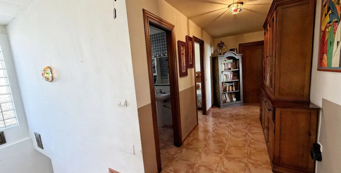 Sale of detached villa in Rincón de la Victoria 28