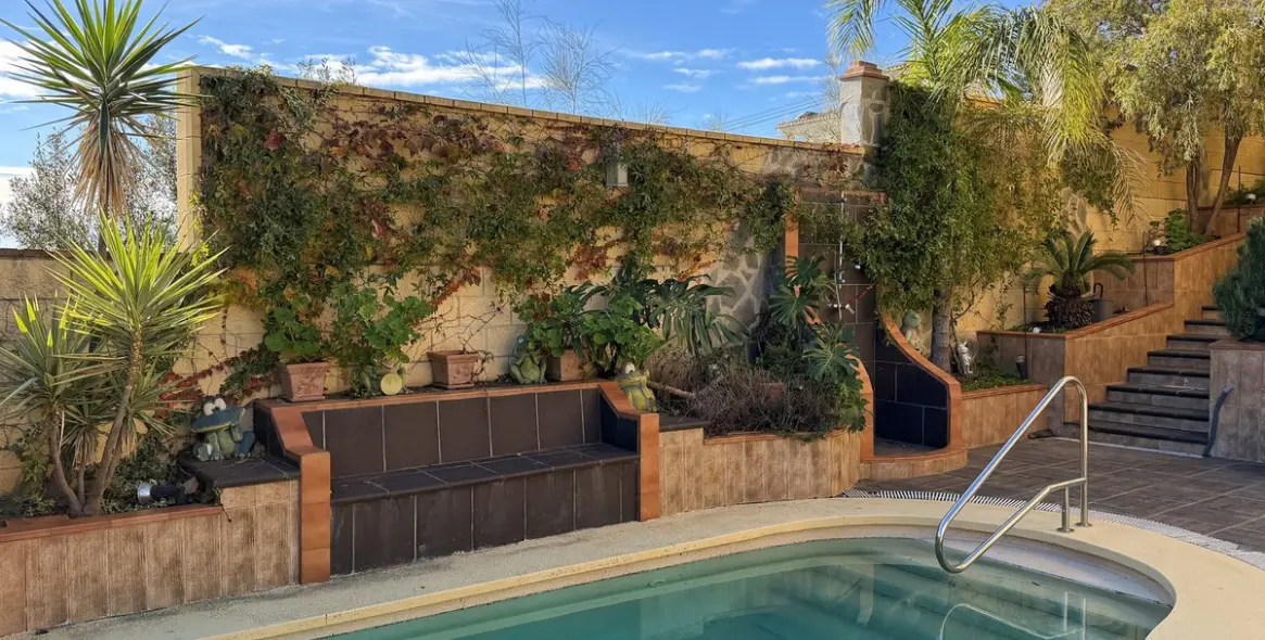 Sale of detached villa in Rincón de la Victoria 34